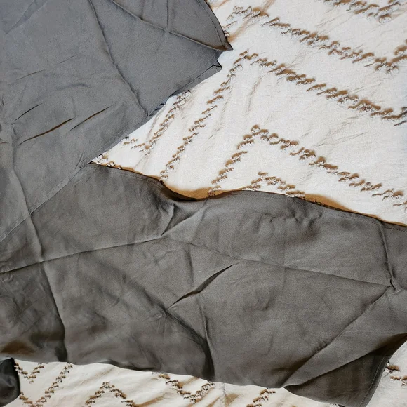 Nwt Black Top Blouse With Buckel Accent Asymetric Size Xl - Picture 8 of 8